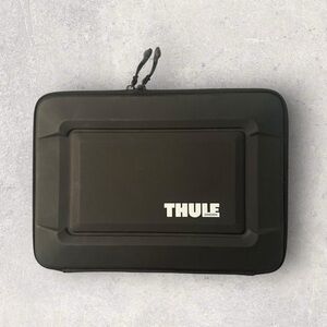 THULE Gauntlet MacBook 13 Laptop Case Cover